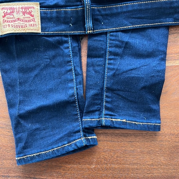 Levi’s Shaping Skinny Dark Wash Jeans - Picture 5 of 6